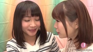Phim sex dẫn bạn mới quen gặp nhau ngoài đường về nhà riêng – Phim Sex Đồng Tính Nữ Lesbian
